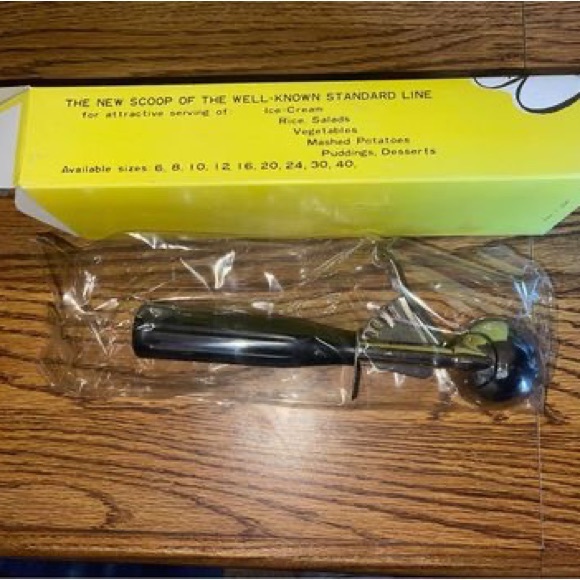 New Old Stock Vintage Ice Cream Scooper - Picture 2 of 3